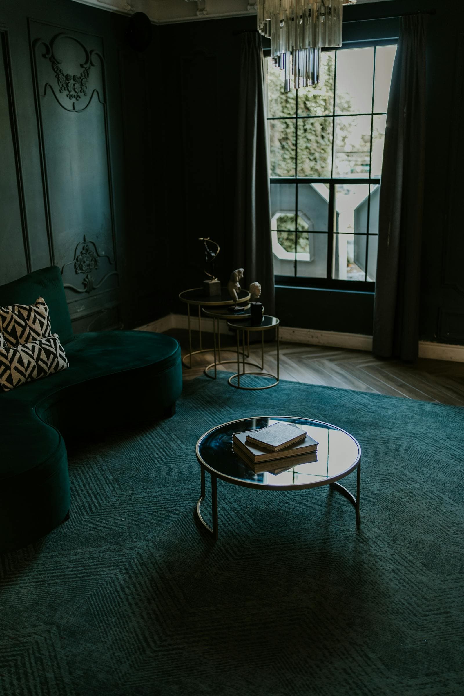 Benjamin Moore Silhouette AF-655: 2026 Color of the Year Sacramento Designer Guide