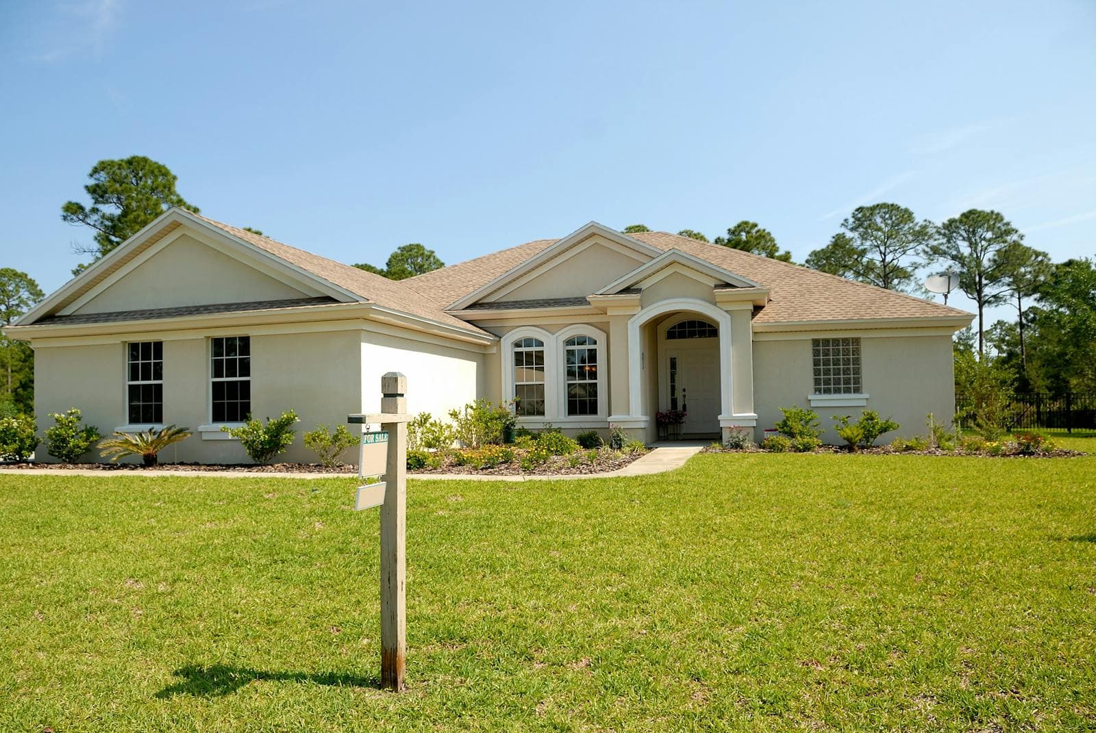 Best Exterior Paint for Sacramento Climate (2026 Guide)